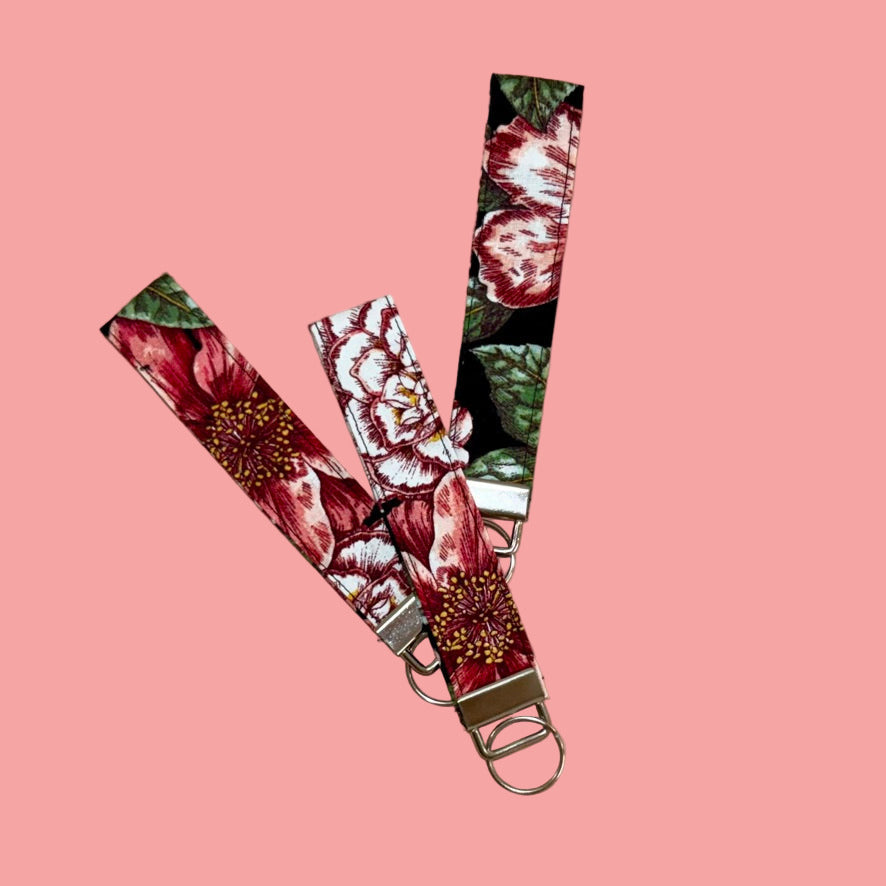 Blooming Flowers keychain wrislet